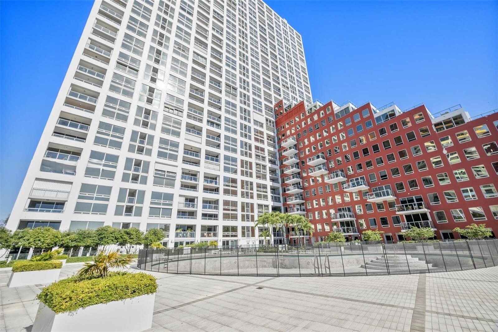 Building Photo - 1541 Brickell Ave