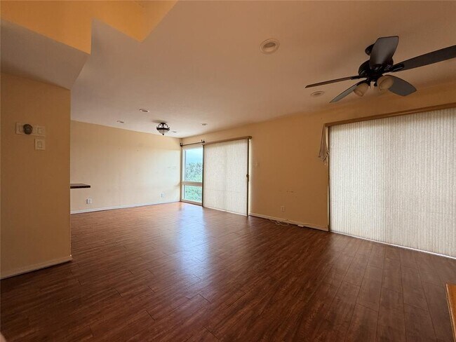 Building Photo - 1008 Clayton Nolen Dr