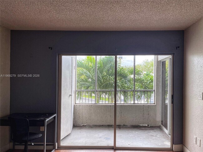 Building Photo - 2881 N Oakland Forest Dr