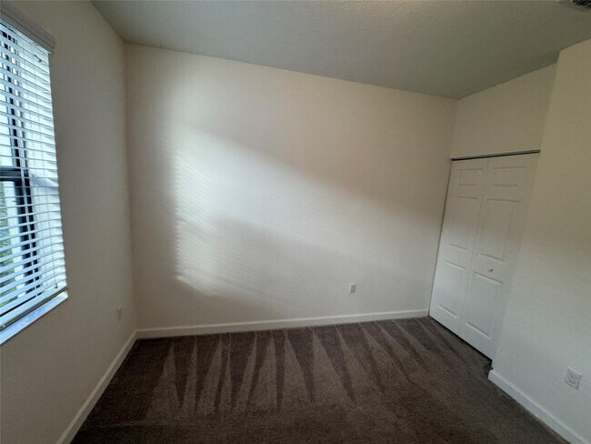 Building Photo - 1606 SW 28th Ct