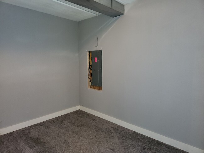 Building Photo - Beautiful 4 bed 2 bathroom house