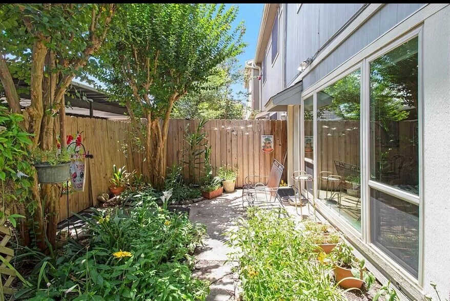 Back Yard - 8263 Wednesbury Ln