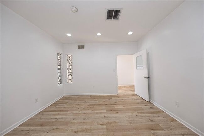 Building Photo - 232 3rd Ave