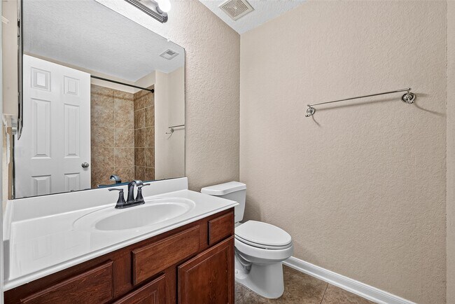 Building Photo - 26738 Henson Falls Dr