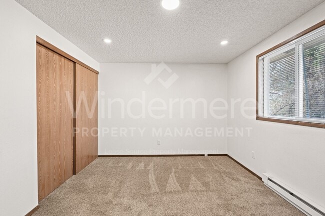 Building Photo - **Half Off first full month special** Fantastic 3-Bedroom Home In Liberty Lake