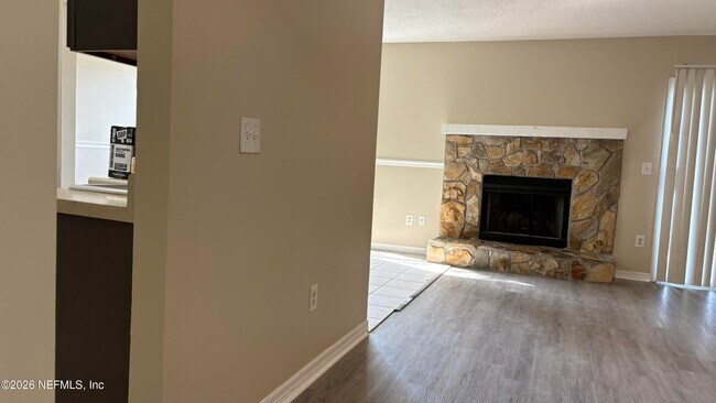 Building Photo - 11467 Fort Caroline Lakes Dr N