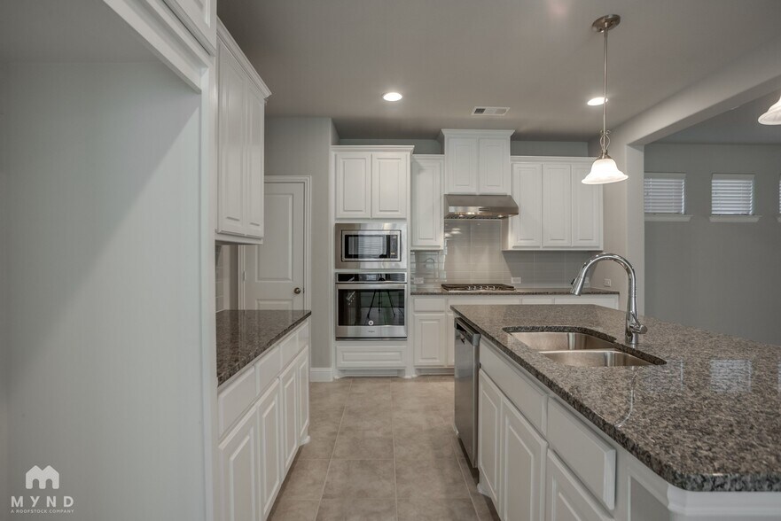 Building Photo - 133 Knight of Realm Blvd