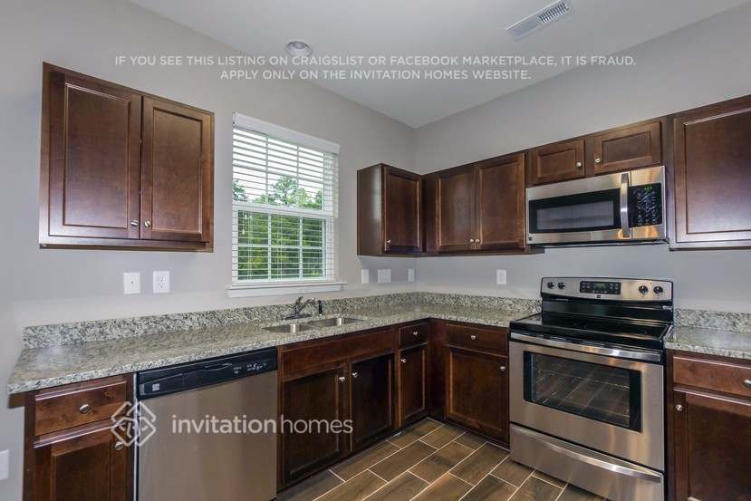 Building Photo - 122 Four Seasons Way