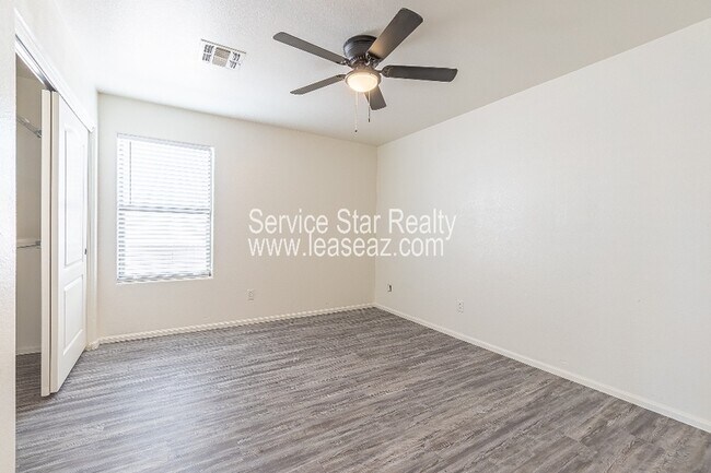 Building Photo - 8414 S 48th Ln