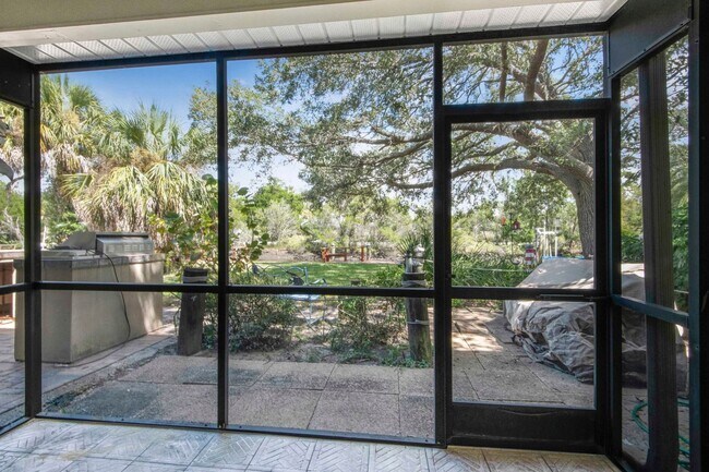 Building Photo - 11316 W Bayshore Dr