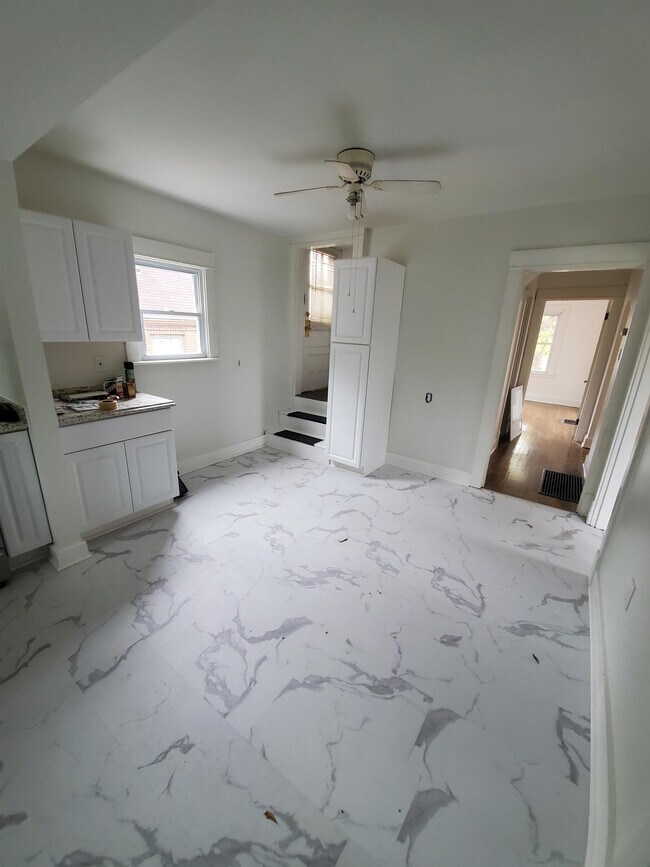 Building Photo - 4501 S 1st St