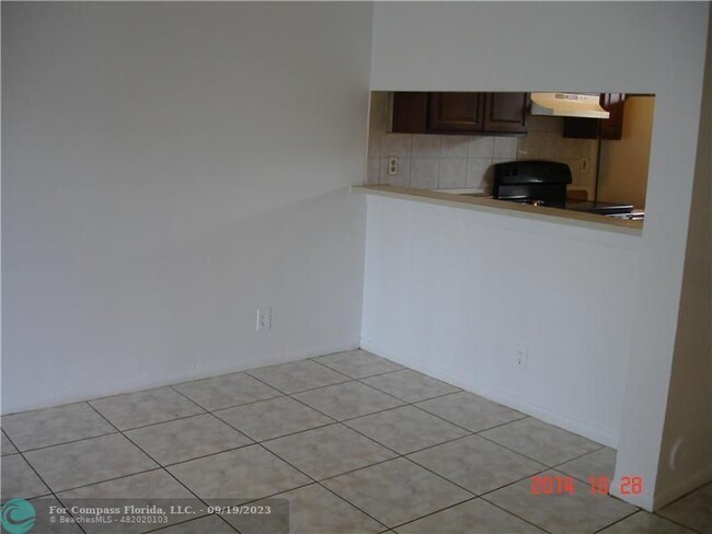 Building Photo - 4295 NW 114th Terrace