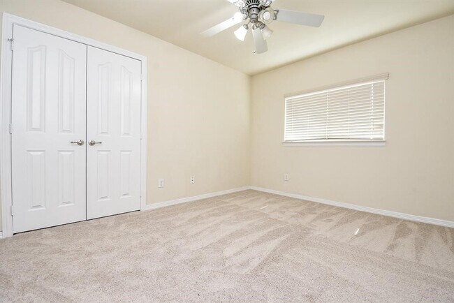 Building Photo - 8908 Clovermist Dr