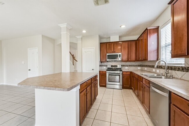 Building Photo - 2601 Hewn Rock Way