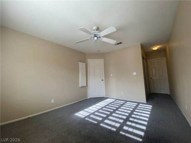 Building Photo - 2836 Lone Cliff Dr