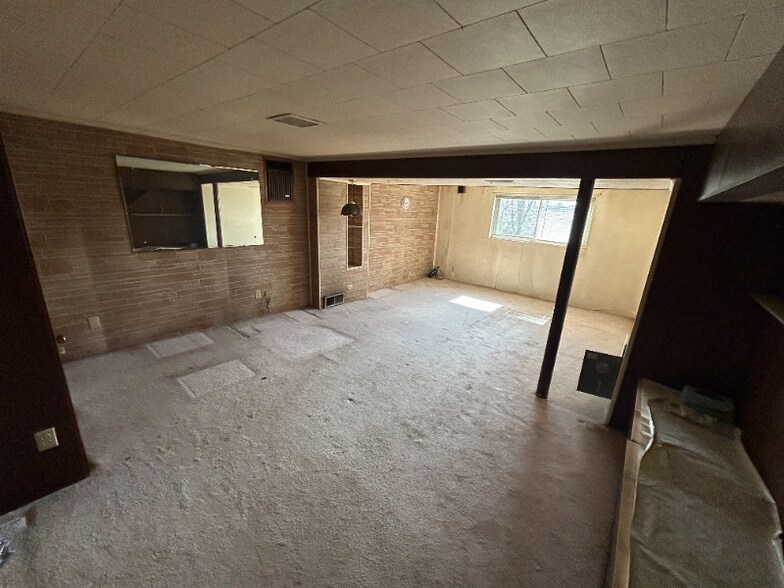 Building Photo - 2266 Parklyn St