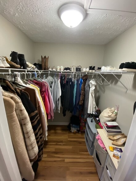 Building Photo - 620 Junction St