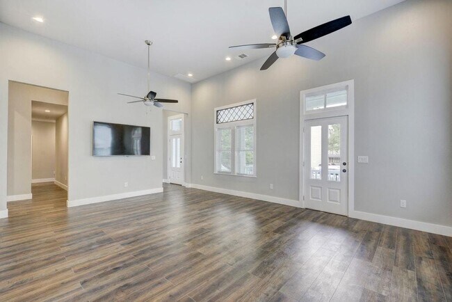 Building Photo - 901 Shoal Cliff Ct