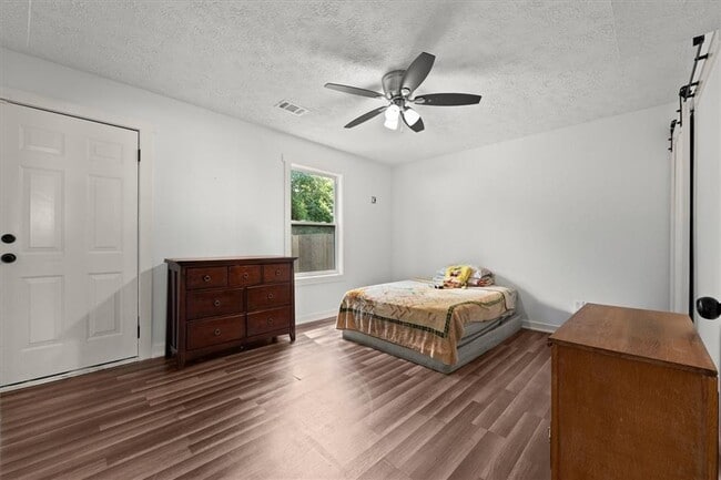 Building Photo - 6338 Stablewood Way