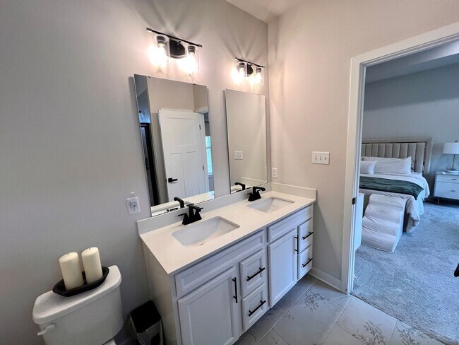 Building Photo - Canonsburg - 3 Bedroom 2.5 Bathroom Townhome For Rent