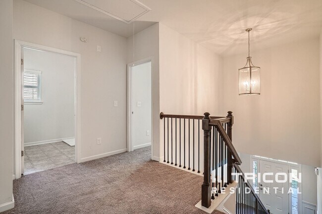 Building Photo - 355 Hillgrove Dr