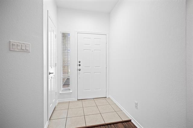 Building Photo - 705 Crownpoint Ln