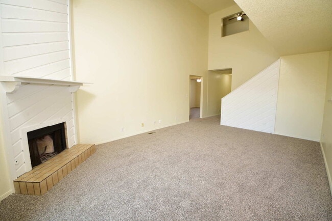 Building Photo - Spacious 3-Bedroom Home in Jenks School District with Bonus Loft & Private Patio