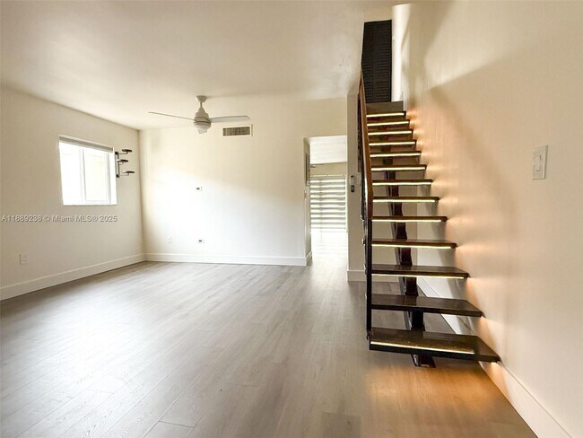 Building Photo - 5530 W 26th Ct