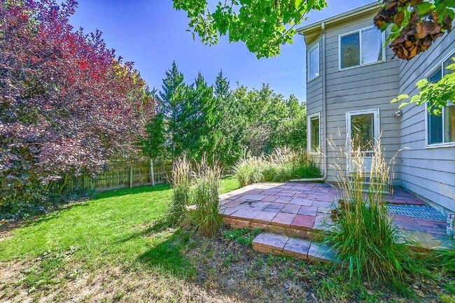 Building Photo - $2,795.00, 3-bed, 3.5-bath with bonus room...