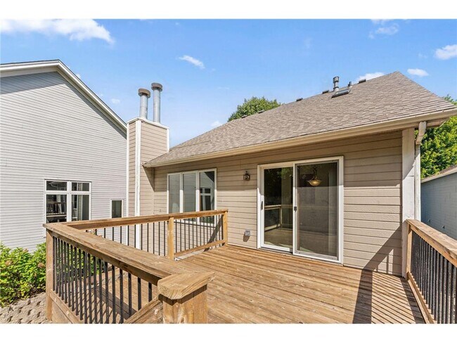 Building Photo - 15465 Sussex Dr