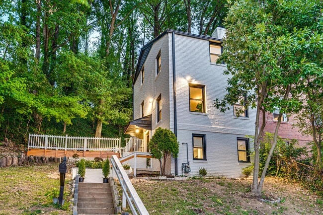 Building Photo - 3731 S Kemper Rd