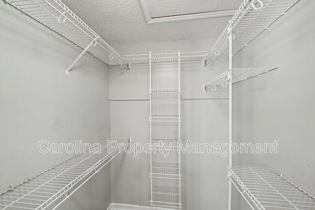 Building Photo - 10971 Harrowfield Rd