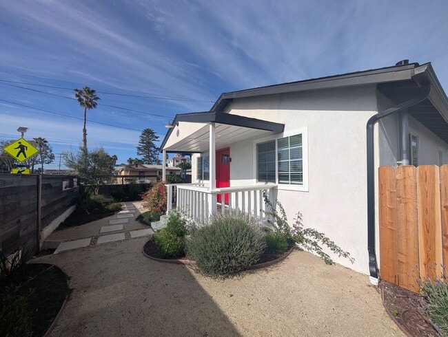 Building Photo - Beautifully Renovated 2 Bedroom in Oceanside!