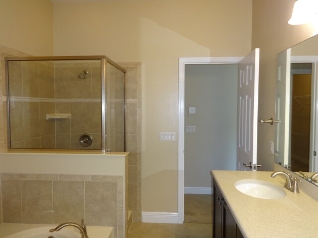 Building Photo - 30113 Saddlebred Ln