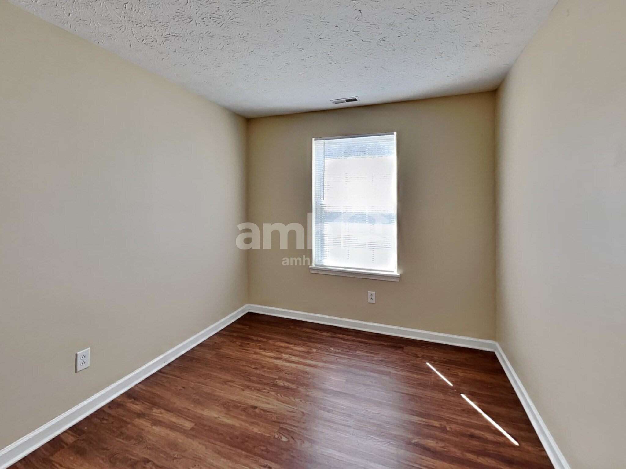 Building Photo - 8420 Brook Pointe Ct