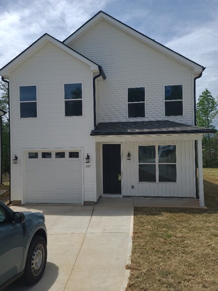 Building Photo - 105 Solis Ct