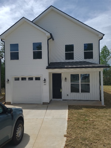 Building Photo - 111 Solis Ct