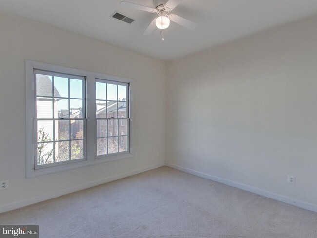Building Photo - 701 Fitzhugh Way