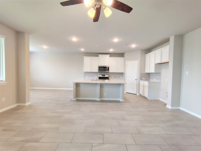 Building Photo - 9822 Willow Crown Ln