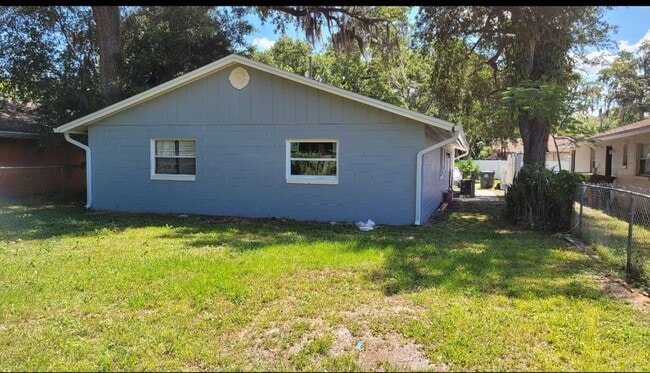 Primary Photo - 508 N Rosland Dr