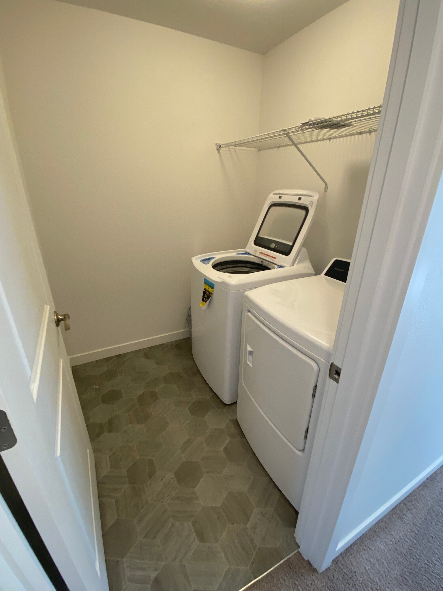 Laundry - 835 S 25th Ave