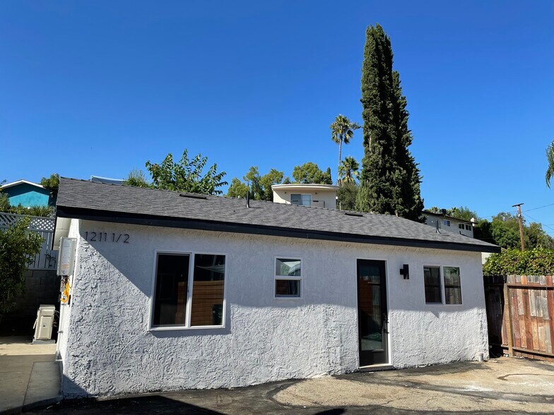 Building Photo - 1211 Neola St