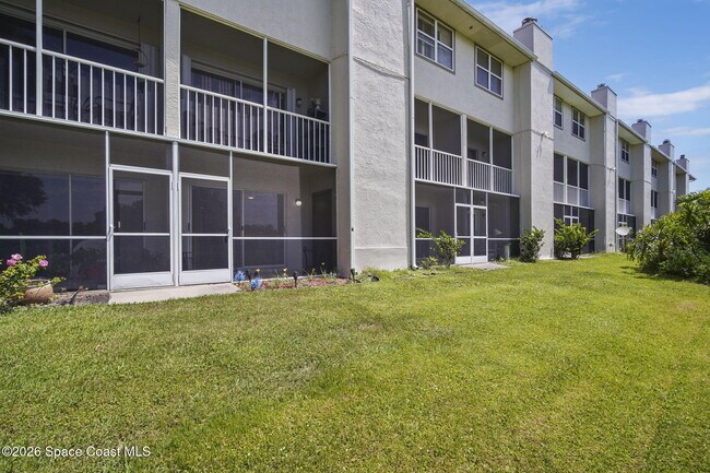 Building Photo - 1600 Woodland Dr