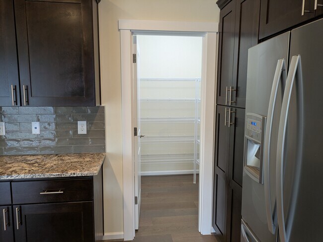 Building Photo - 27333 15th Ct S