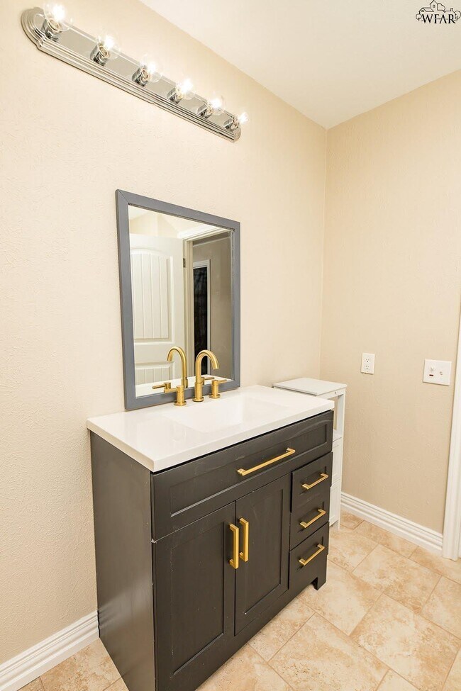 Building Photo - 1046 Jan Lee Dr