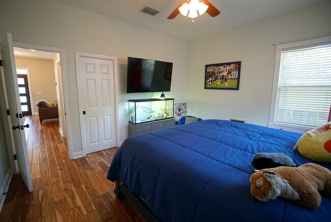 Building Photo - Unique South Tampa 3/3/2 Home