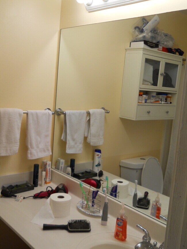 Building Photo - 631 Hapsfield Ln