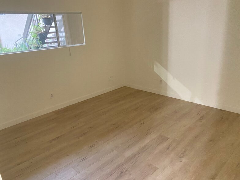 Building Photo - 18350 Hatteras St