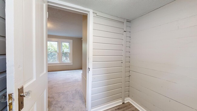 Building Photo - Cudell neighborhood. - 2 bedroom/1 bathroo...