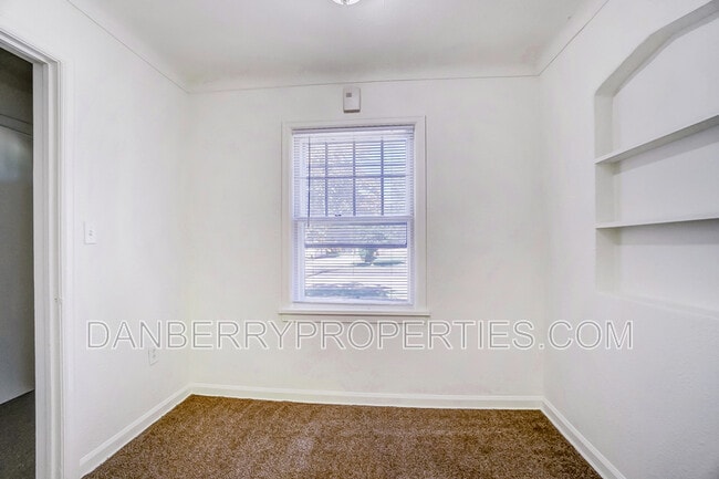 Building Photo - 1132 Brookley Blvd